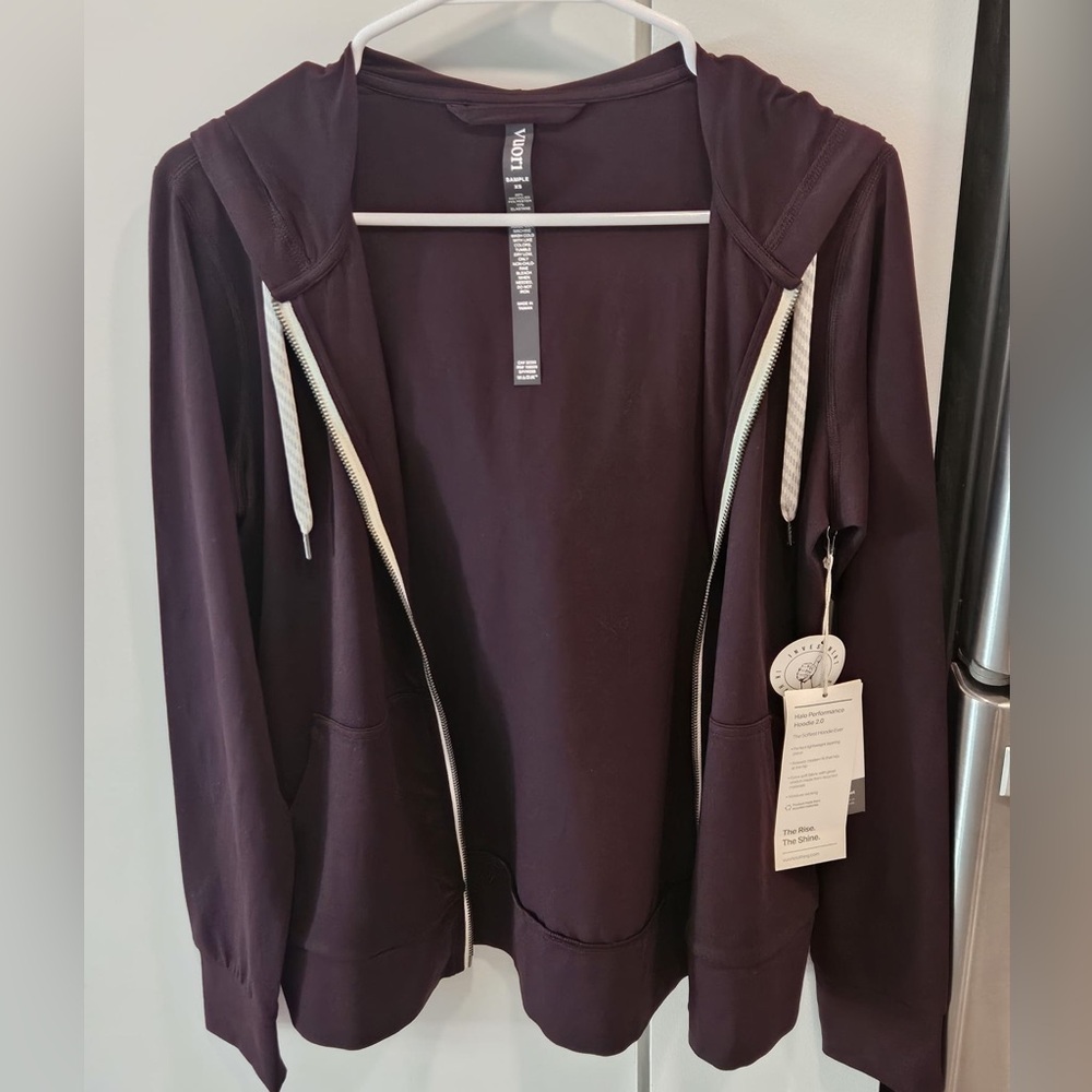 NWT Vuori Halo Performance Hoodie 2.0 in Raisin (brownish purple)